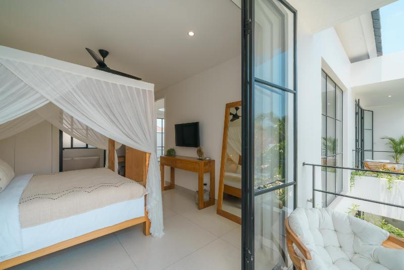 Puri Senang - Modern Pool Villa 6 Mins to Berawa Beach & Finns - image 7