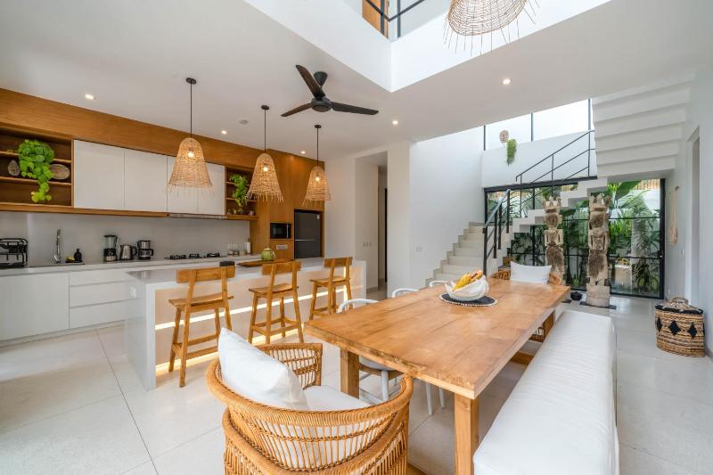 Modern Pool Villa | 6 Mins to Berawa Beach & Finns - image 16