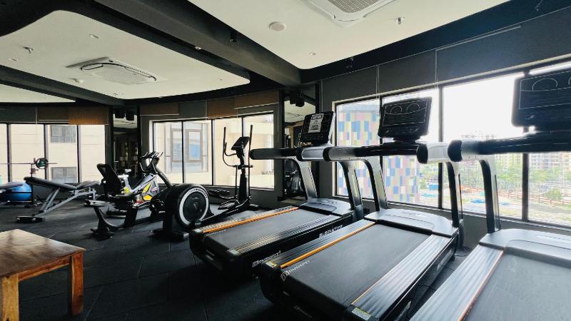 BluO Stylish 2BHK New Town Rajarhat - Skyline View Condo - image 7