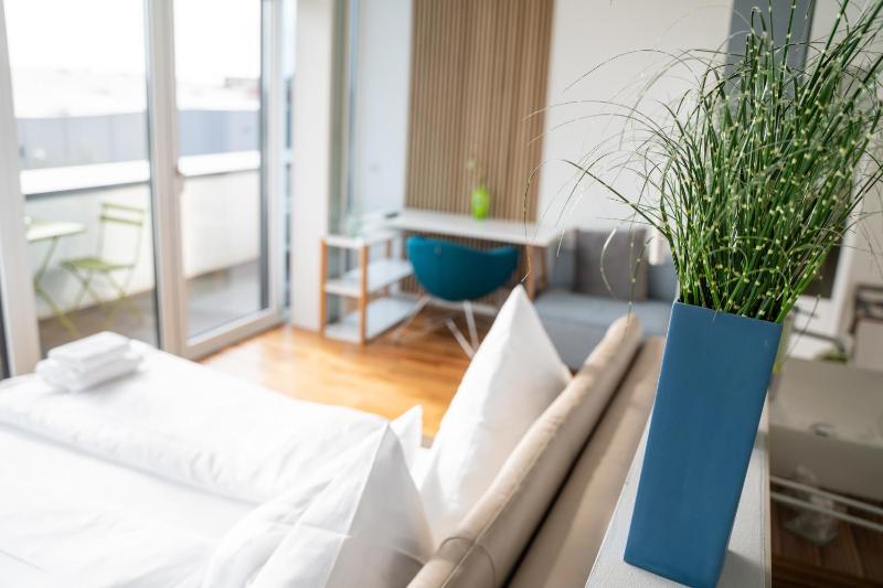 Deluxe Double Room with Balcony image 1