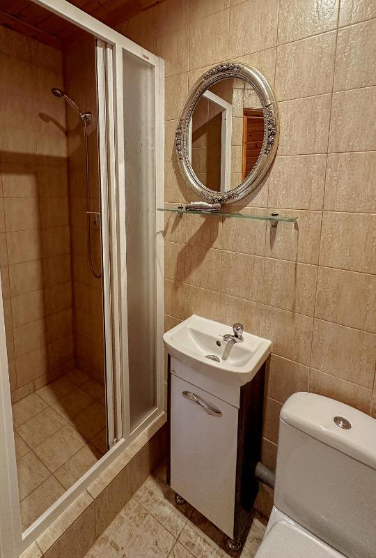Standard Twin Room image 1