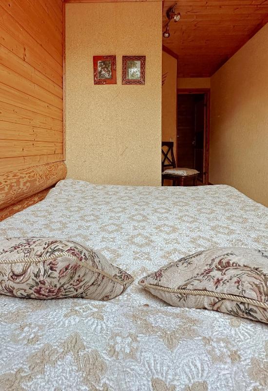 Standard Double Room image 3