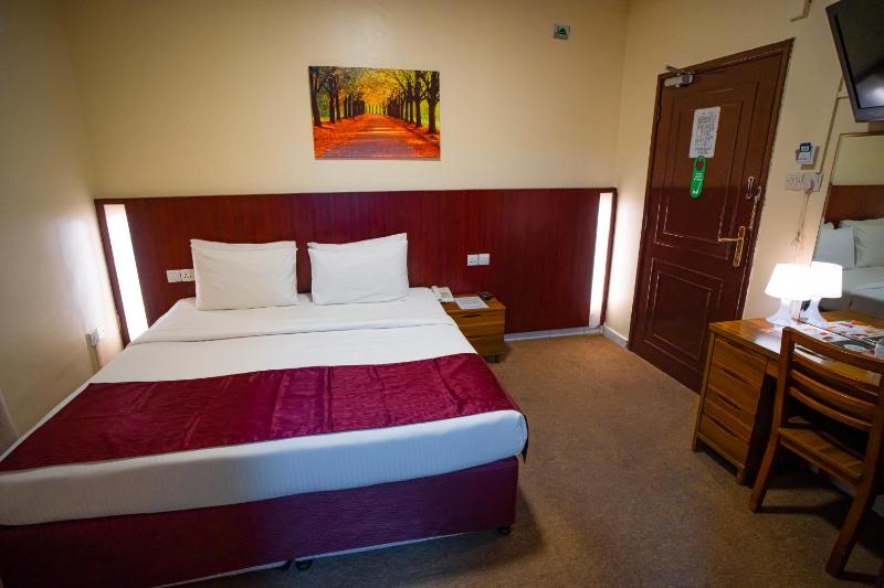 Double Room image 3