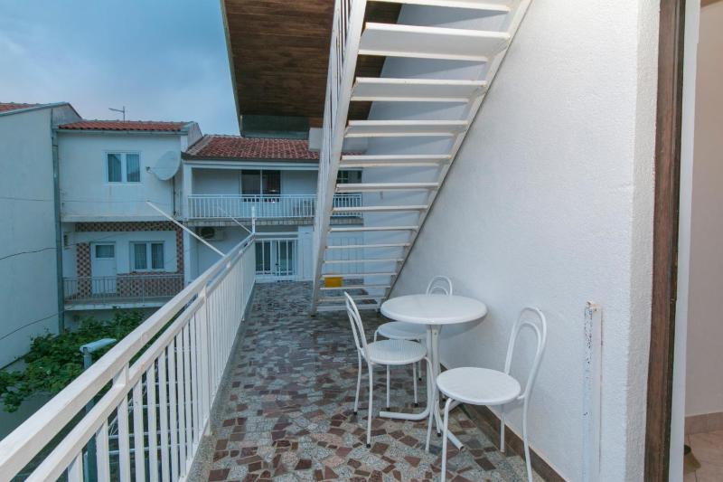 One-Bedroom Apartment with Balcony image 2
