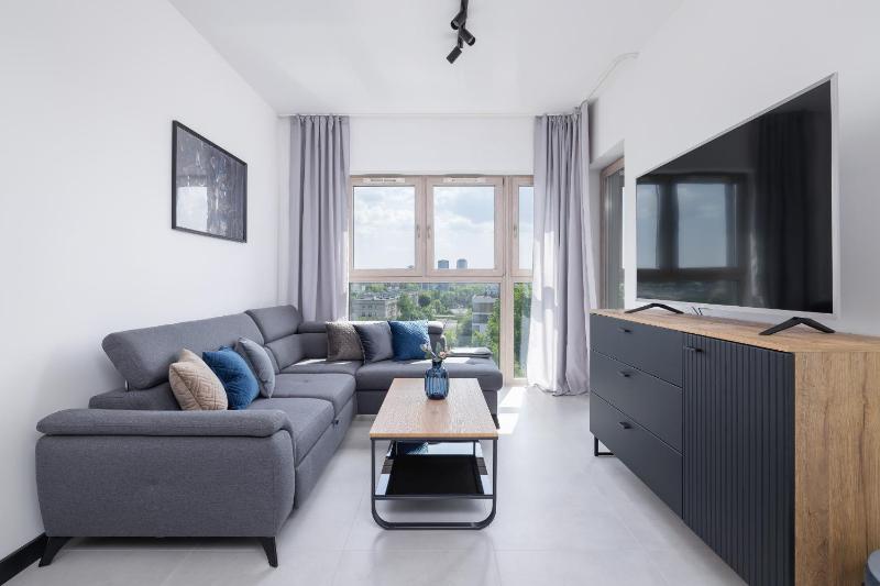 Charming Apartment with Parking in Katowice by Noclegi Renters - image 3