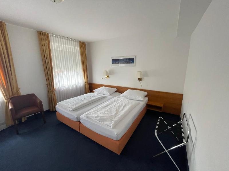 Double Room image 1