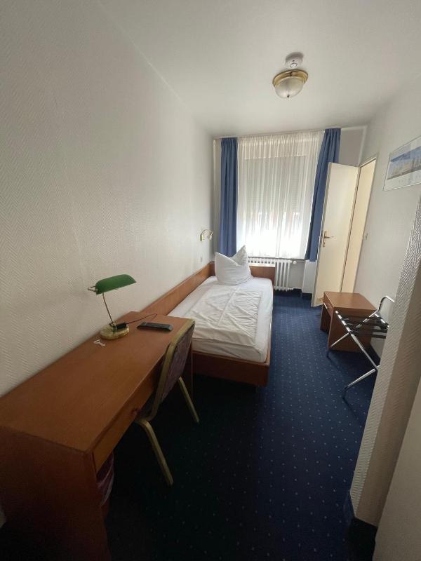 Single Room image 1
