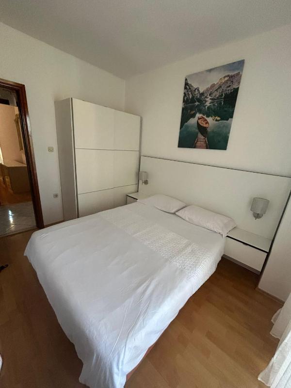 Apartment Stipe - image 47