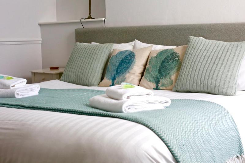 Double Room image 3
