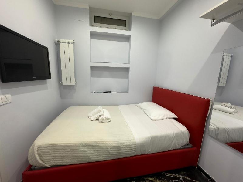 Deluxe Single Room image 3