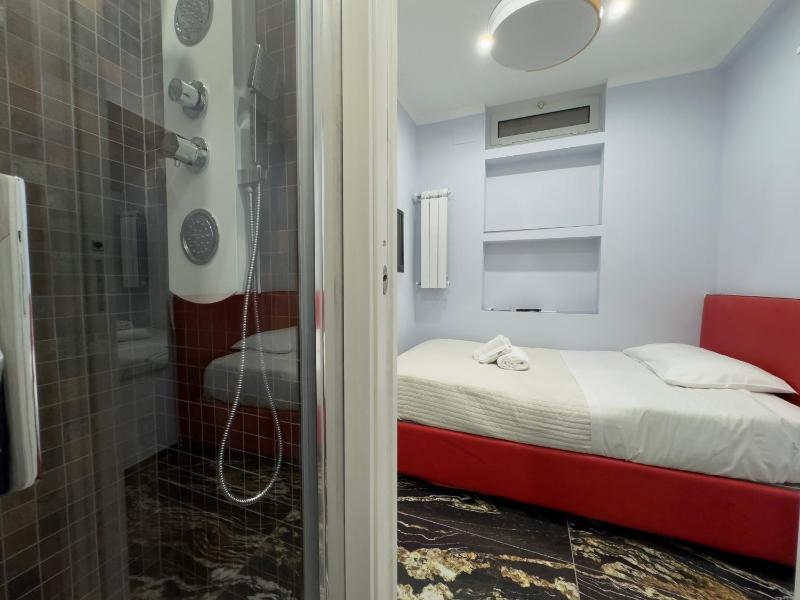 Deluxe Single Room image 2