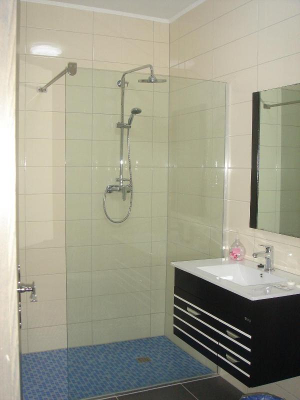 Double Room image 3