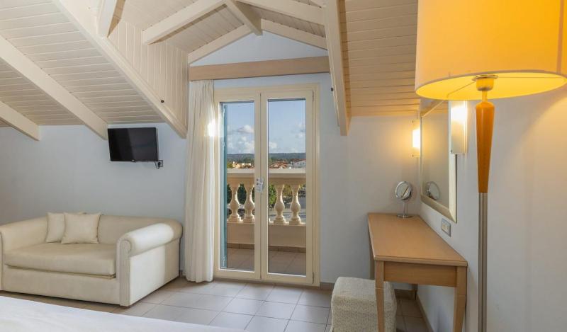 Ionian Plaza Hotel & Spa - image 26