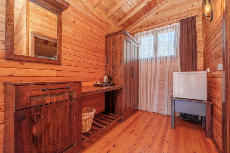 Cedar Bungalow image 4