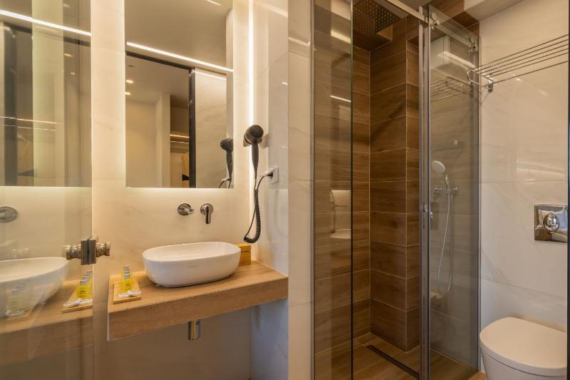 Ionian Plaza Hotel & Spa - image 39