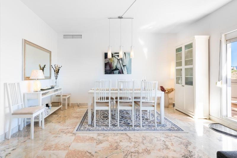 Penthouse La Cala with dual terraces and spectacular ocean views - image 17