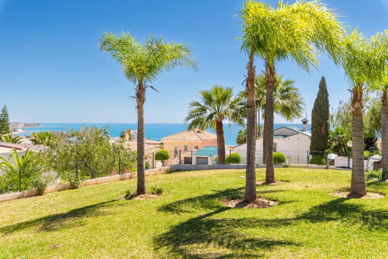 Penthouse La Cala with dual terraces and spectacular ocean views - image 16