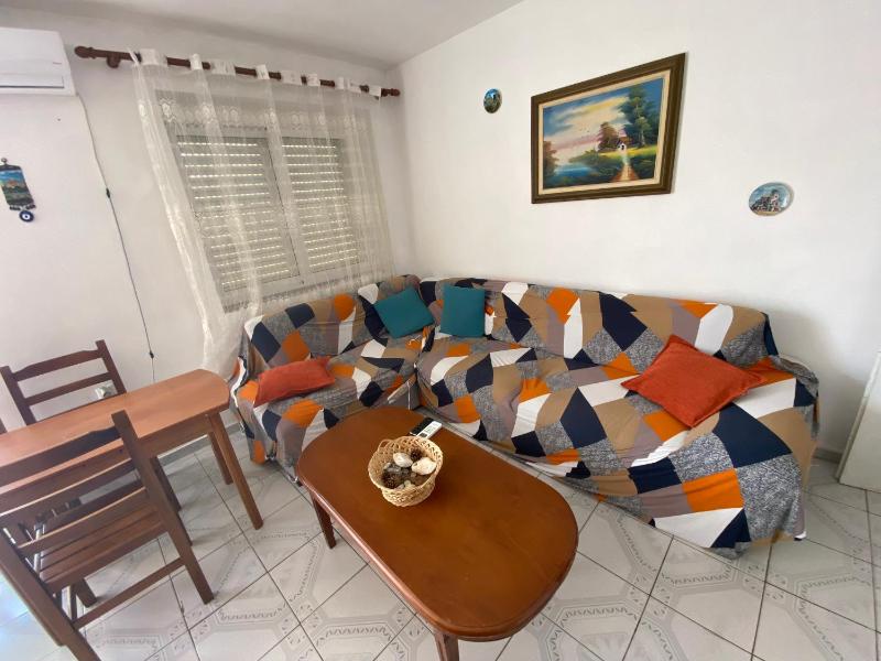 Thomas Apartment - image 1