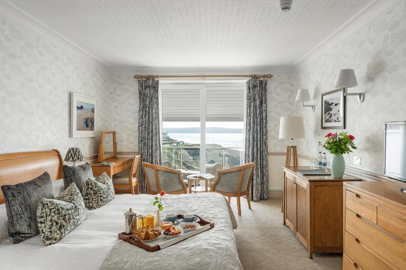 Deluxe Double Room with Balcony and Sea View image 4