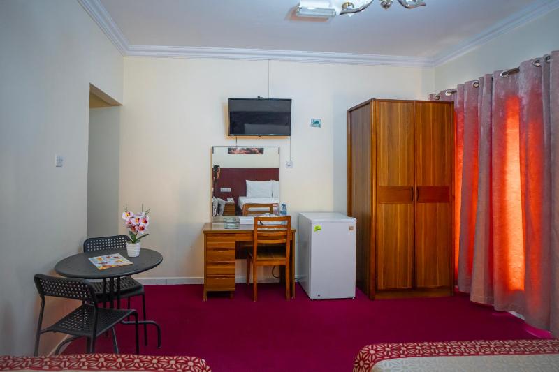 Family Room image 2
