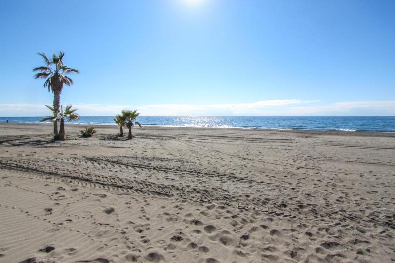 Dunas Beach con vistas al Mar en Torrox Costa - image 16