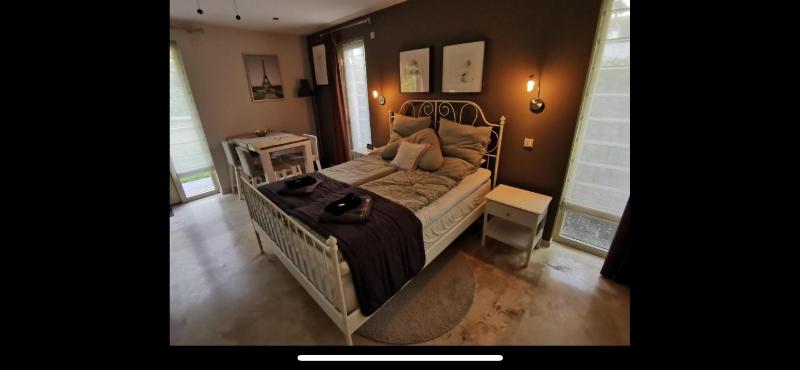 Deluxe Room (2 Adults + 1 Child) image 1