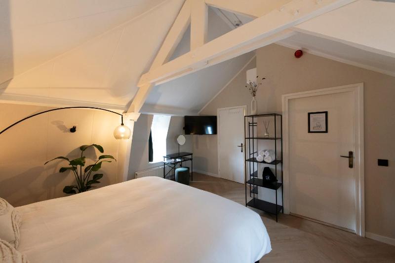 Comfort Double Room image 4