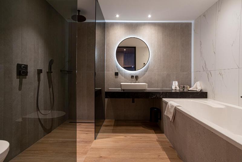 Standard Double Room image 4