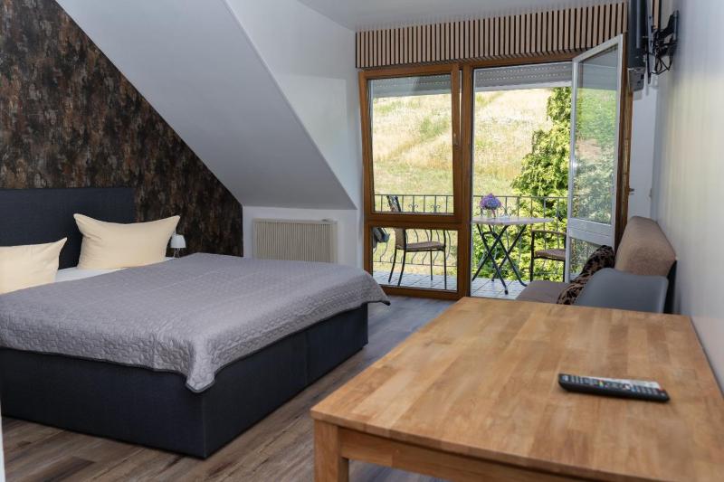 Triple Room image 2