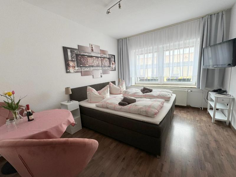 Double or Twin Room image 4