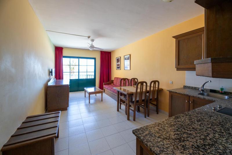 One-Bedroom Apartment image 2