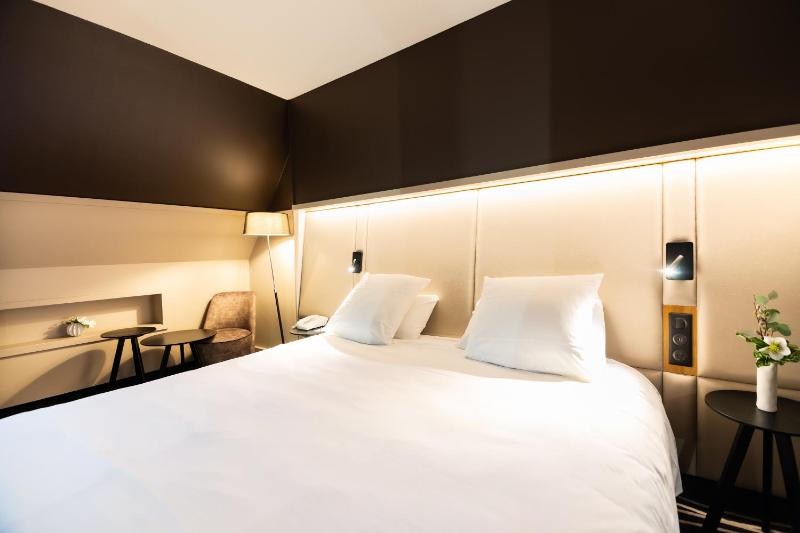 Privilege Room with 1 Double Bed image 3