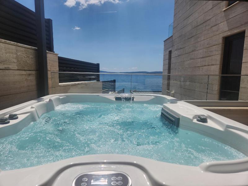 BEACH FRONT VILLA FRAN - DELUXE SEA VIEW SUITE with private jacuzzi # 3 - image 50