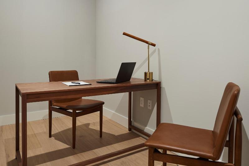 King Suite image 2