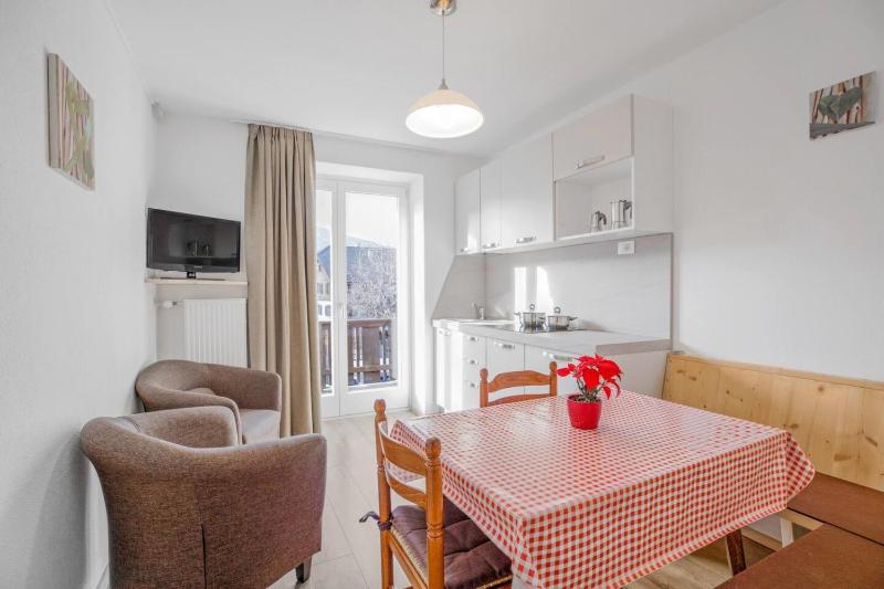 Apartment with Balcony 7 image 1