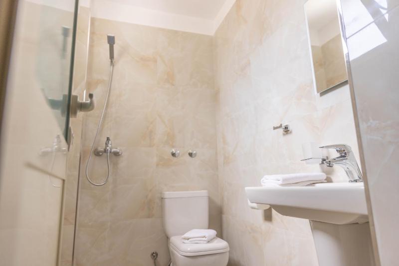 Double or Twin Room image 2