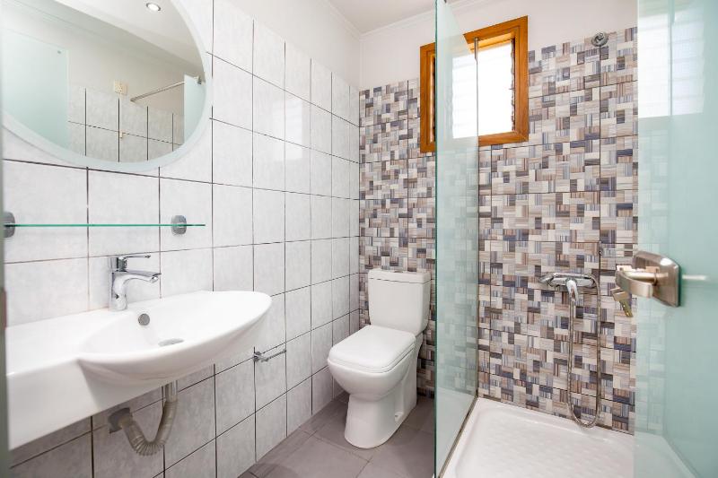 Double or Twin Room with Balcony image 3