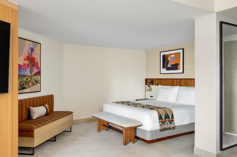 Suite image 3