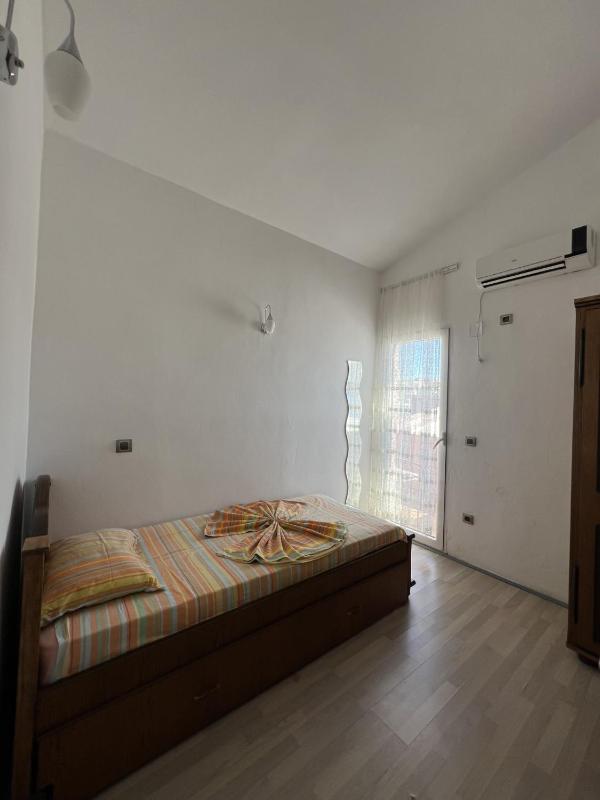 Single Room with Balcony image 4