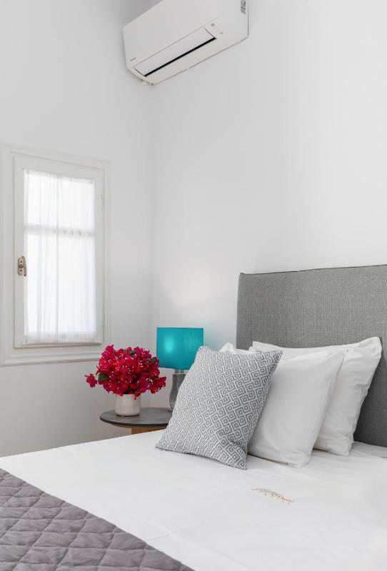 Standard Double Room image 3