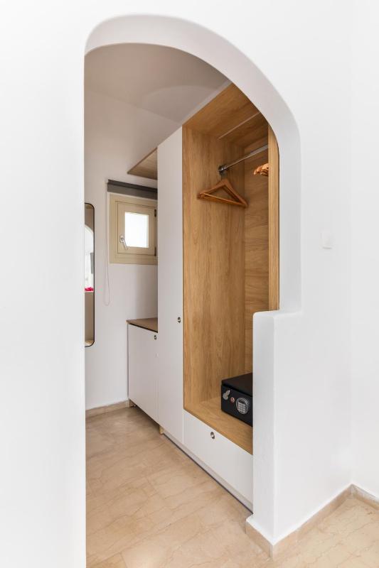 Standard Double Room image 4