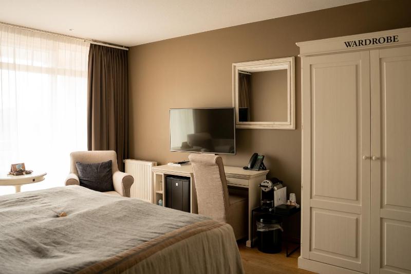 Bondi Beach Double Room image 4