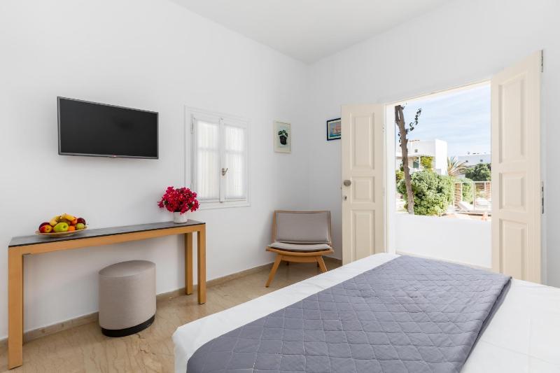 Classic Double or Twin Room with Private Deck image 4