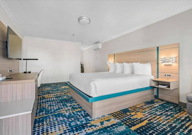 King Room image 4