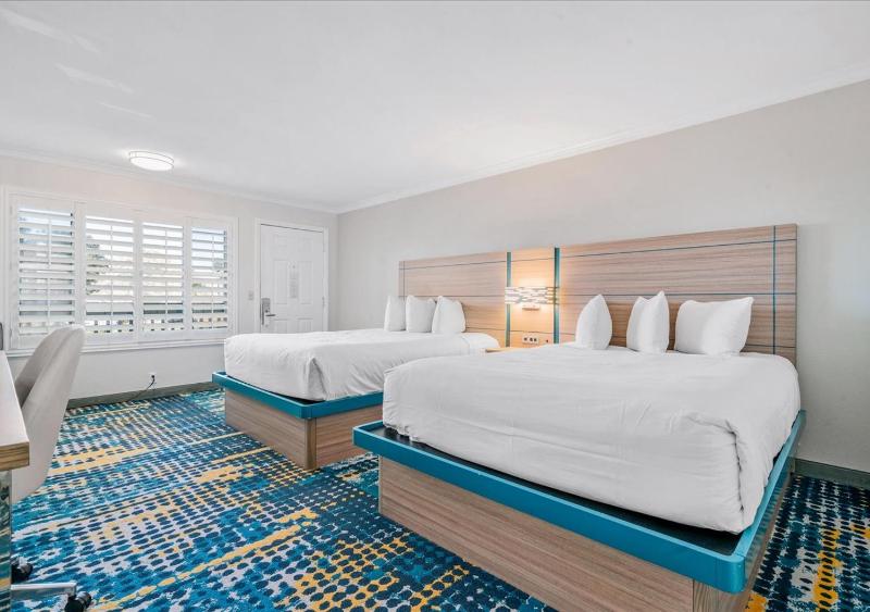 Queen Room with Two Queen Beds image 1