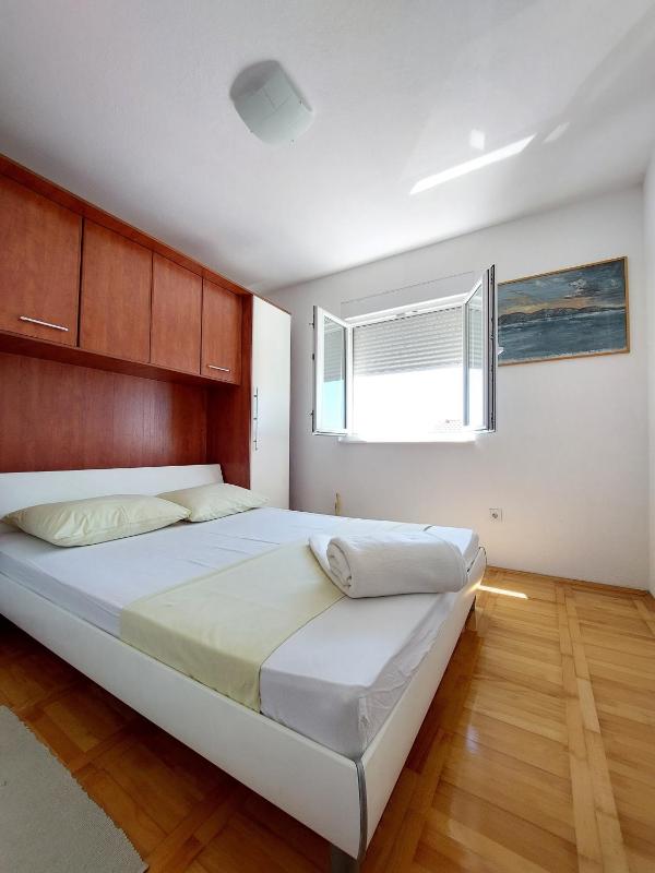 Charmy Apartments with Pool - image 3