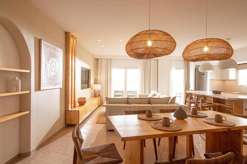 Three-Bedroom Suite image 4