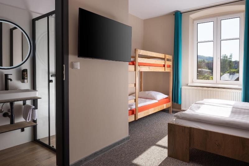 Quadruple Room image 4
