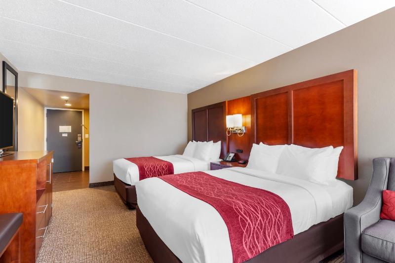 Double Room with Two Double Beds - Accessible/Non-Smoking image 4