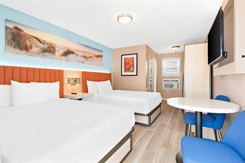 Deluxe Queen Room image 1